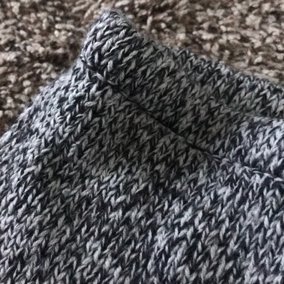 F21 Grey/White/Black Pullover Sweater - Picture 3 of 3